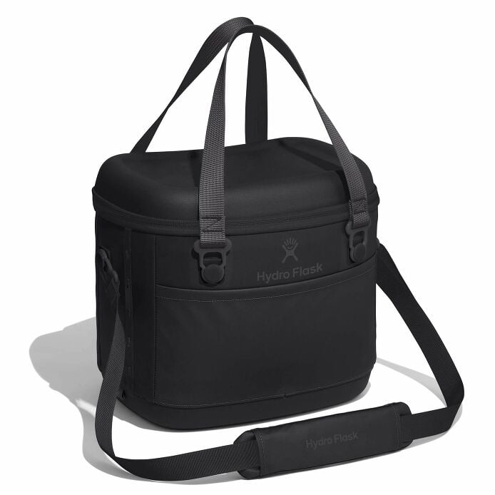game-day-bundle-r7 12pco001-carryout-cooler-15l-black-angled_1_1.jpg