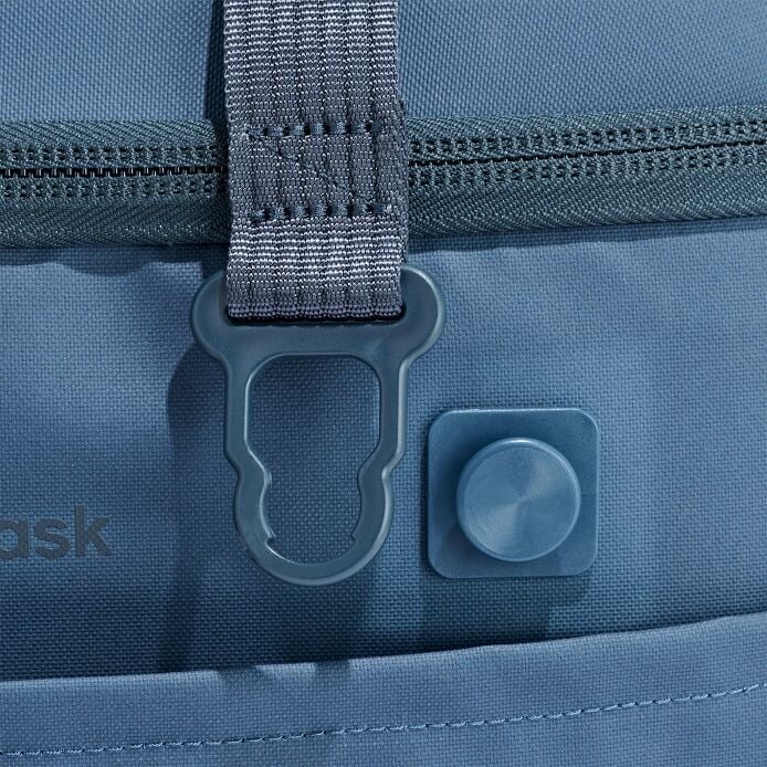 carryouttm-soft-cooler-10-l-u6 250815_hydro_cooler_details_14856_1_5.jpg