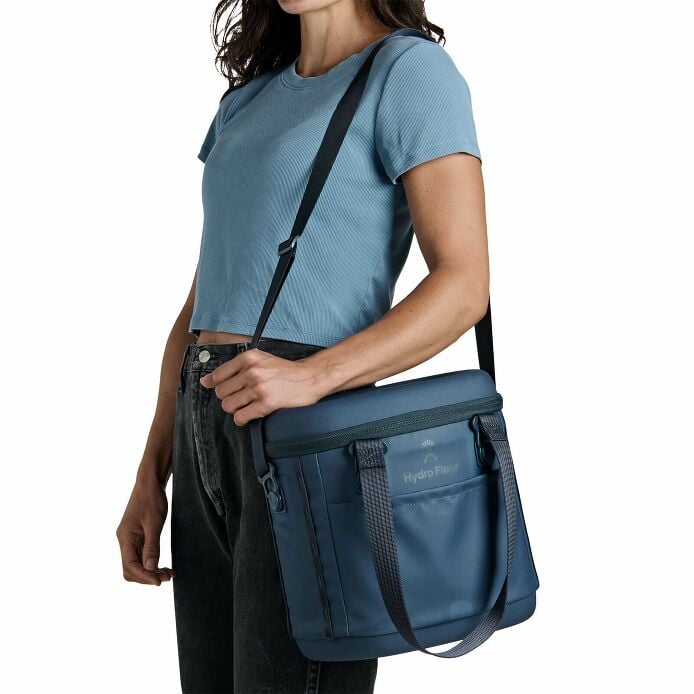 carryouttm-soft-cooler-10-l-u6 250815_hydro_s26_hb_14560_1_4.jpg