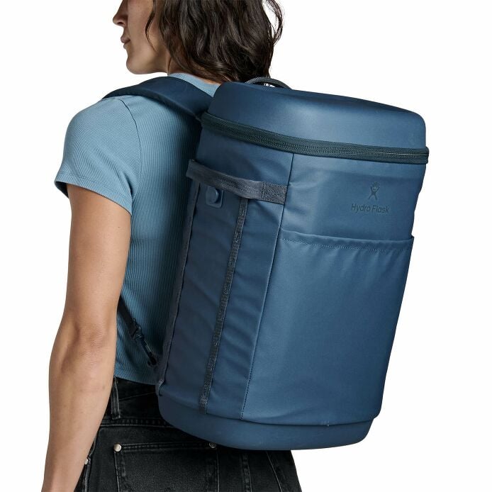 carryouttm-backpack-22-l-b0 250815_hydro_s26_hb_14605_7.jpg