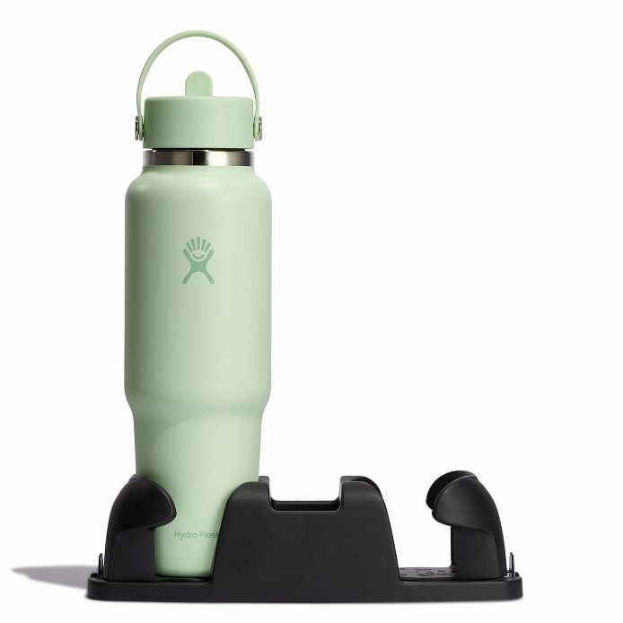 40-oz-travel-bottle-with-flex-straw-cap-t5 aloe-travel-bottle-in-cuplholder_3_3_1.jpg