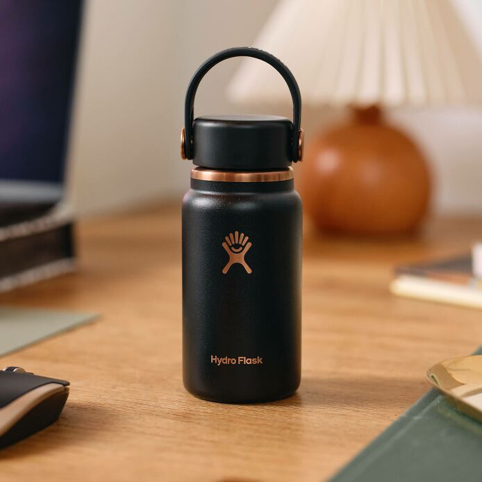 arc-collection-micro-hydro-200-ml-j3 black_-_lifestyle_1.jpeg