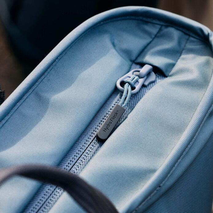 carryouttm-soft-cooler-tote-20-l-z1 hf_carryout_bouwer_d1_l1_torrey_pines_still_life_0112_9.jpg