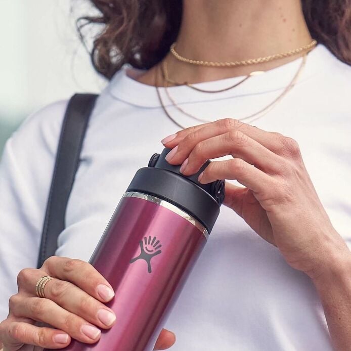 24-oz-lightweight-chug-cap-bottle-c2 hf_s26_lightweight_mcinnis_5123_1_1.jpg