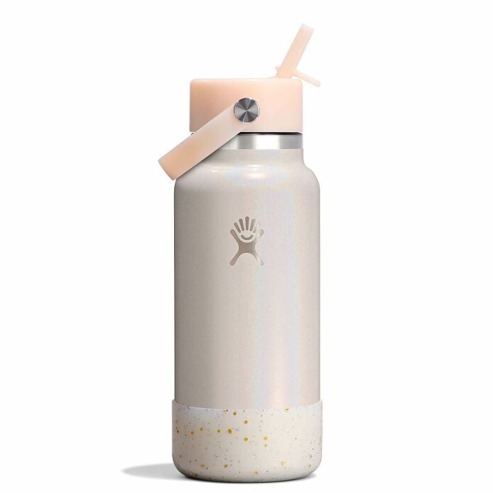 medium-boot-w8 le-f25w32-g-32-oz-wide-flex-straw-cap-glimmer-cream-straight-withboot_1_1_1.jpg