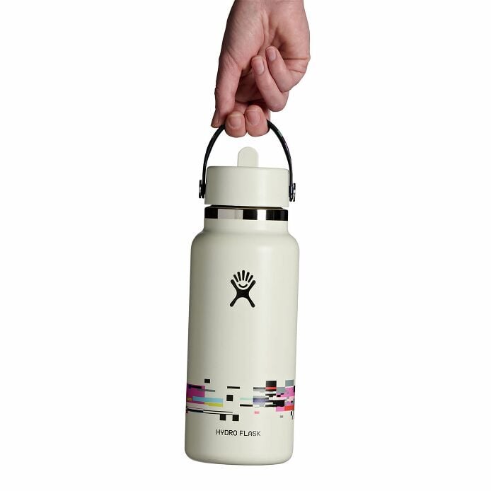 glitch-collection-32-oz-bottle-with-flex-straw-cap-e0 le26-w32-1006-32-oz-wide-flex-straw-cap-glitch-white-hb.jpg