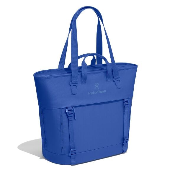 carryouttm-soft-cooler-tote-30-l-w3 maxiit382_carryout_tote_30l_capri_blue_angled_1.jpg