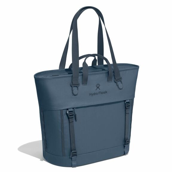 carryouttm-soft-cooler-tote-30-l-w3 maxiit384-carryout-tote-30l-harbor-blue-angled_1_1.jpg