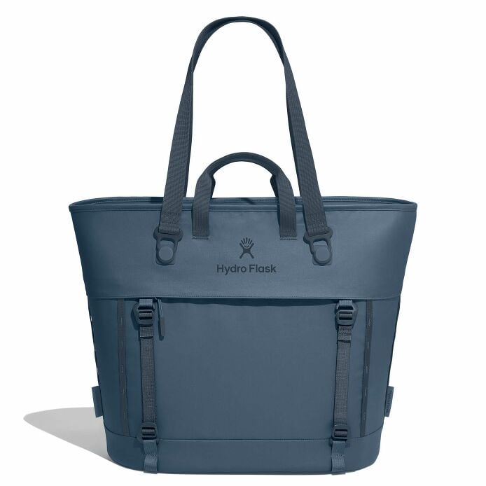 carryouttm-soft-cooler-tote-30-l-w3 maxiit384-carryout-tote-30l-harbor-blue-straight.jpg