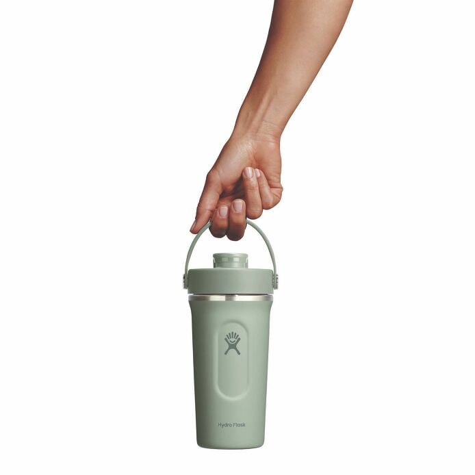 gym-bundle-d6 mxcc24374_24ozinsulatedshakerbottle_agave_hb_1.jpg